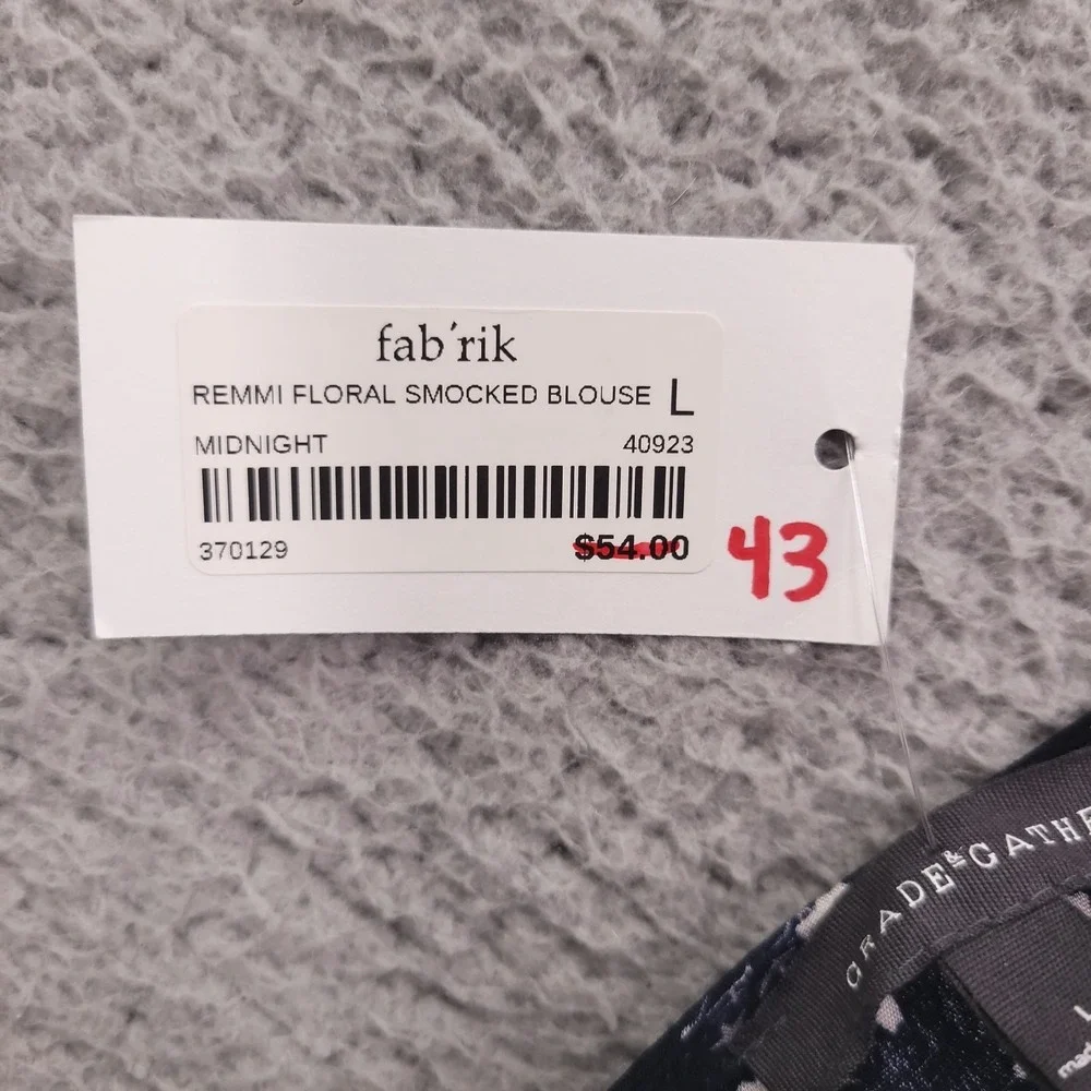 GRADE & GATHER Top Size LARGE Remmi Navy Blue Floral Smocked fab'rik NEW - Picture 4 of 16